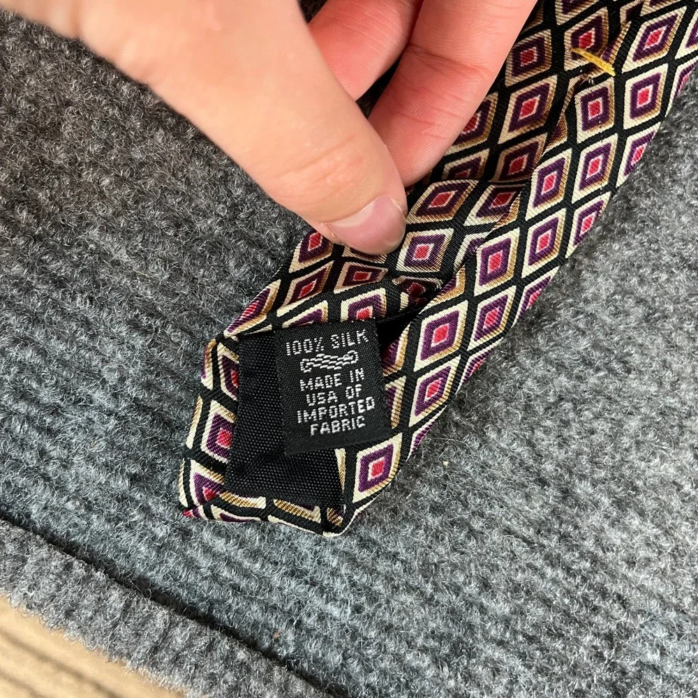 Claybrooke Mens Silk Tie Burgundy Gold Black Geometric Diamond Pattern Necktie
